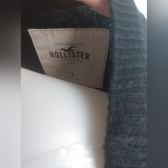 EUC Hollister woman's size small navy button down cardigan - Picture 4 of 4